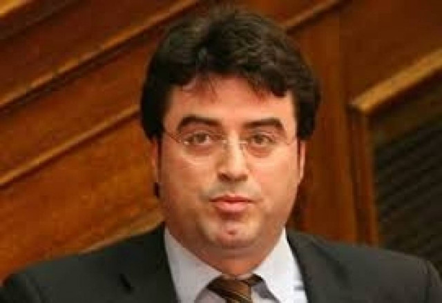 «Φλέρτ» Οικονόμου με την Περιφέρεια