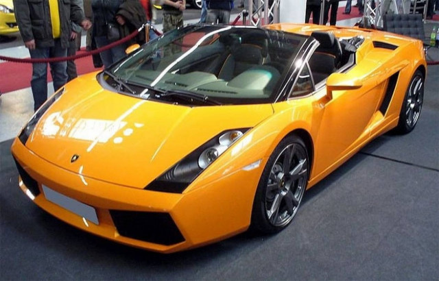 Ήθελε να την εντυπωσιάσει και έκλεψε μια.. lamborghini! (vid)