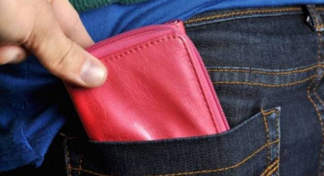 Άρπαζαν πορτοφόλια σε λαϊκές αγορές και σταθμούς ΚΤΕΛ