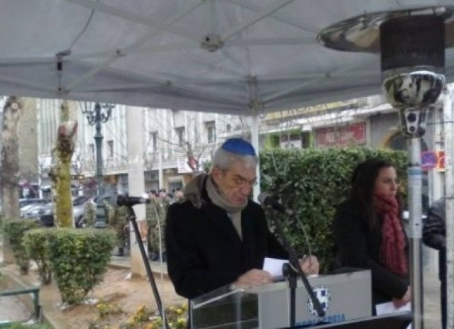 Φορώντας εβραϊκό κιπά ο Μπουτάρης στην εκδήλωση για το Ολοκαύτωμα