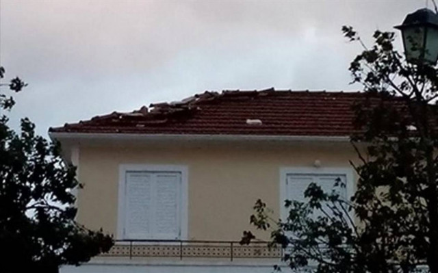 Κεφαλονιά: Σε πλοία οι κάτοικοι που υπέστησαν ζημιές τα σπίτια τους