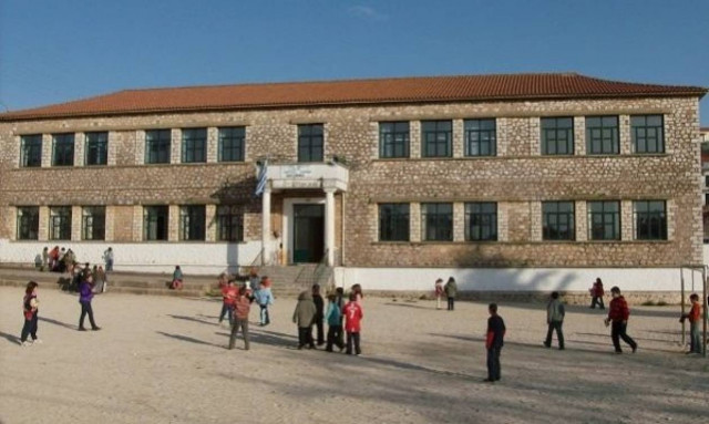 Χιόνι & σεισμός κρατούν κλειστά σχολεία σε Βόρειο Ελλάδα & Κεφαλονιά