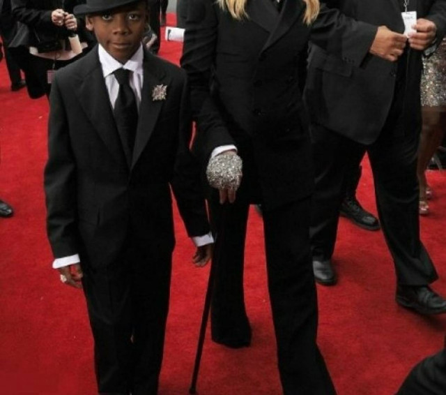 Δείτε τη Madonna…γερασμένη και με το ίδιο outfit με τον γιό της