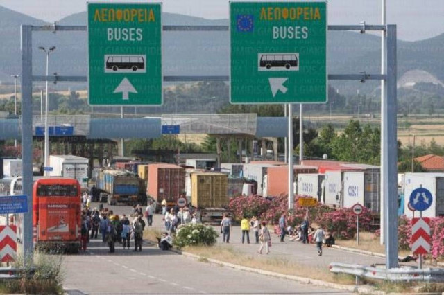 Μεθυσμένος οδηγός... έκανε εντυπωσιακή είσοδο στα Σύνορα Ευζώνων!