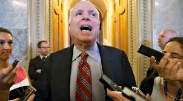 Μακέιν: Γιατί το «Μακεδονία» προσβάλλει τους Έλληνες;