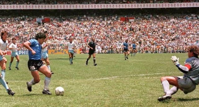 Το «γκολ του αιώνα» όπως δεν το έχετε ξαναδεί! (videos)