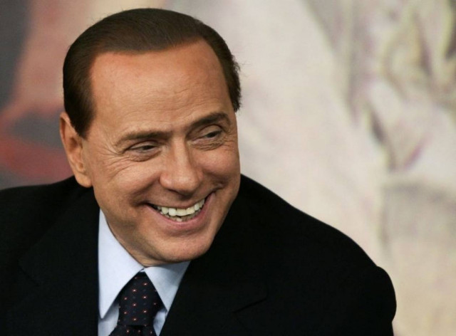 Ελεύθερος να ξαναπαντρευτεί την άνοιξη ο Μπερλουσκόνι