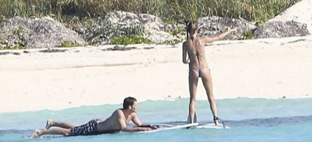 PHOTOS: Προκαλεί εμφράγματα το στριγκ της Ζιζέλ