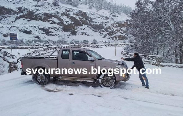 Βίντεο: Σφοδρή χιονόπτωση στην Καστοριά