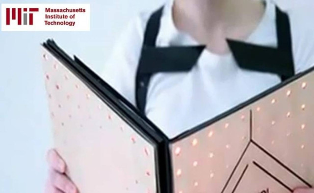 Νιώστε ό,τι διαβάζετε φορώντας το βιβλίο (βίντεο)