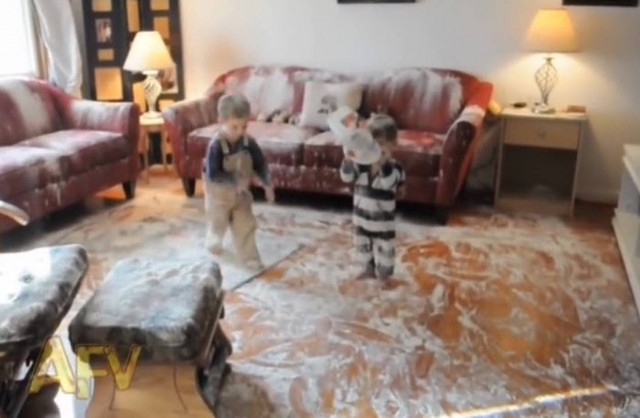 Γκάφες από μικρά και "μεγάλα" παιδιά (βίντεο)