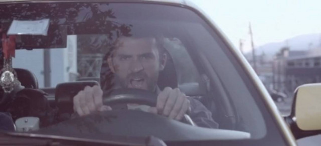 Video: Oι Έλληνες ουρλιάζουν...για τον πόνο του άλλου