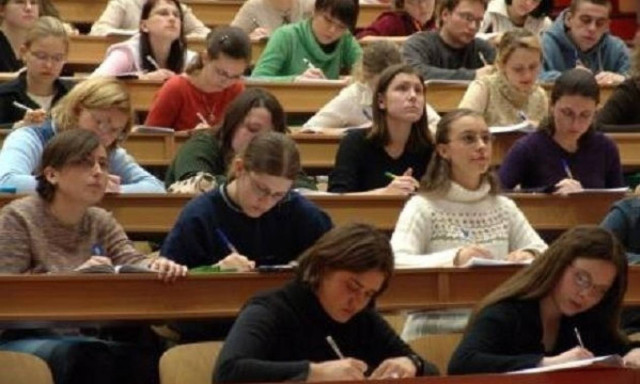 Μίζες υπέρ αδυνάτων: Στέγη σε άπορους & κομπιούτερ σε τυφλούς μαθητές