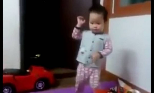 Το πιο... κλαμπάτο μωρό! (βίντεο)