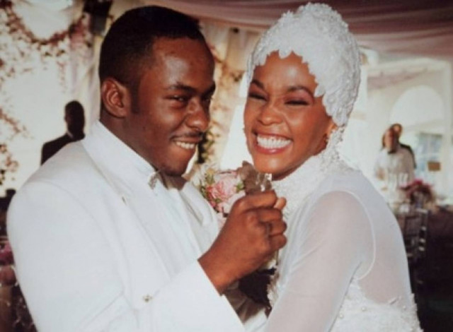 Video: σπάνιο στιγμιότυπο από τον γάμο της Γουίτνει Χιούστον