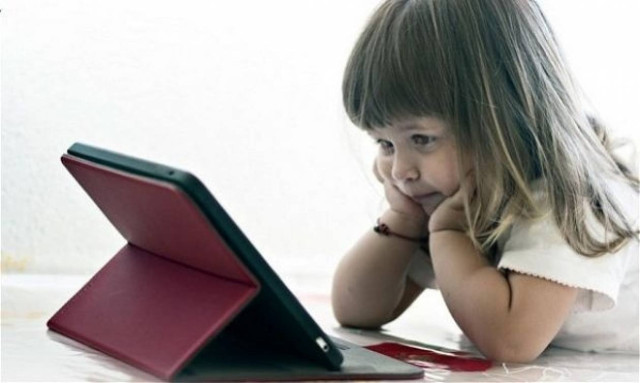 Ηλεκτρονικές οθόνες! Αφαιρούν από τα παιδιά μας τη δημιουργικότητα!