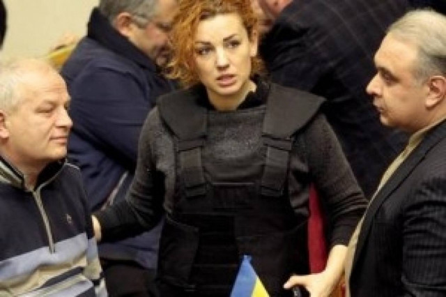 Με αλεξίσφαιρο γιλέκο στην ουκρανική Bουλή