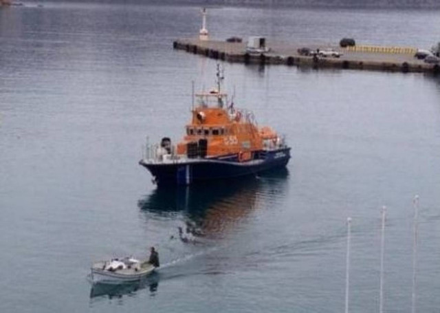 Από στιγμή σε στιγμή... έκρηξη στο λιμάνι του Αγίου Νικολάου