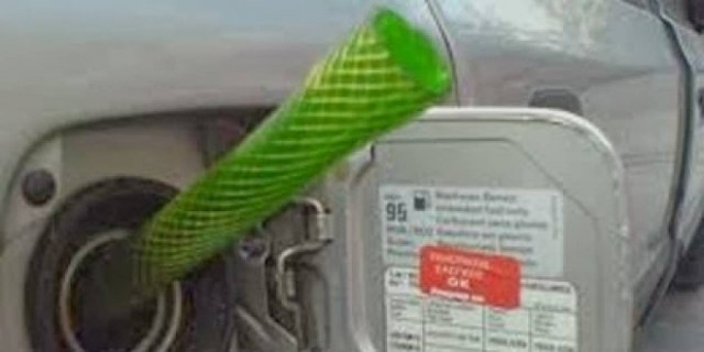 Συνελήφθη επ' αυτοφώρω να κλέβει πετρέλαιο από...