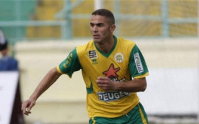 Γκολ από τα 50 μέτρα στην Αλγερία (video)