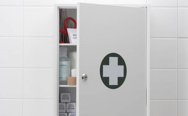 Πέντε απαραίτητα «εργαλεία» για το ντουλαπάκι του φαρμακείου