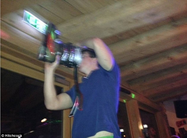 Neknomination: Το επικίνδυνο διαδικτυακό παιχνίδι που κοστίζει ζωές