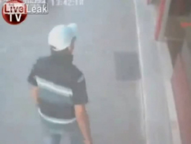 ΑΠΙΣΤΕΥΤΟ VIDEO: 12χρονος σταμάτησε ληστεία σε κοσμηματοπωλείο