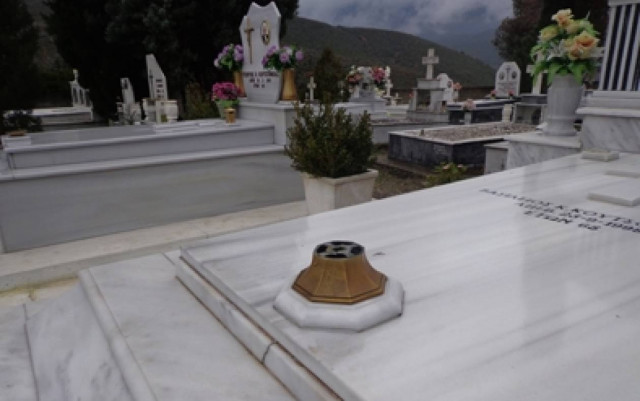 Λιβαδειά: Έκλεψαν μέχρι και τα καντήλια του νεκροταφείου (video)