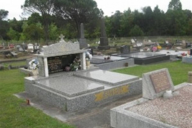 Αυστραλία: Φόρος και στους τάφους!