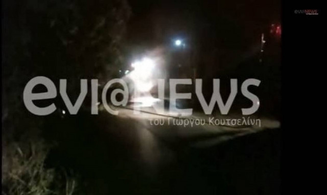 Χαλκίδα: Φωτιά σε κολόνα της ΔΕΗ-Στο σκοτάδι η πόλη