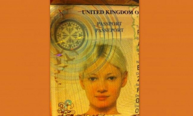 Η Αλεξανδράτου δηλώνει περήφανη που γεννήθηκε στην Αγγλία (φωτό)