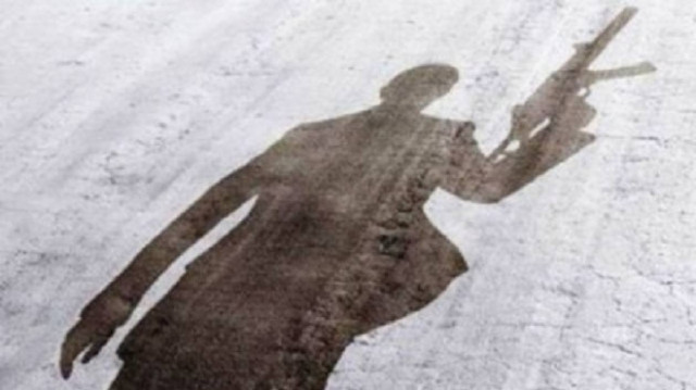 Πετάχτηκαν με τα πιστόλια στον δρόμο και του πήραν το φορτηγό