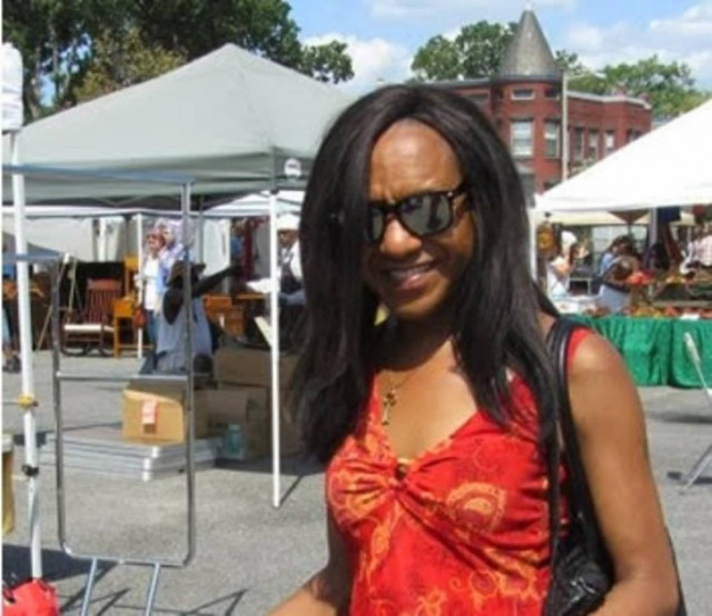 Ομοφυλόφιλος εμφανίστηκε στο δικαστήριο ντυμένος γυναίκα!