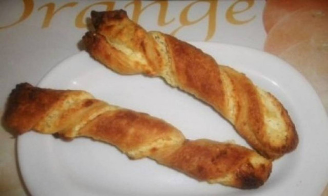 Συνταγή για γρήγορα στριφτά σφολιατάκια με τυρί