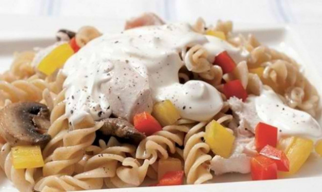 Συνταγή για βίδες με σως γιαουρτιού σε 5 λεπτά!