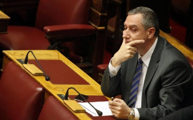 Δεκτό το αίτημα ΠΑΣΟΚ για απόσυρση της διάταξης περί ψήφου αλλοδαπών