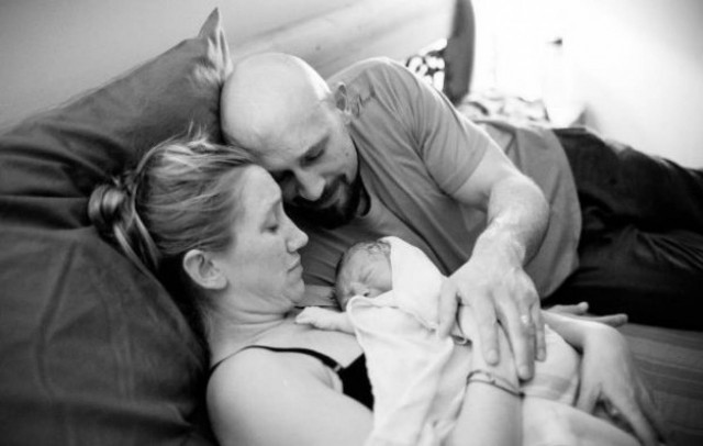 «Γέννησα το μωρό μου στις 42 εβδομάδες μέσα στο σπίτι που μεγάλωσα!»