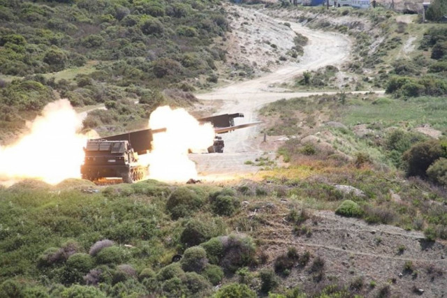 «Έβρεξε» καυτό ατσάλι στον Έβρο (pics)