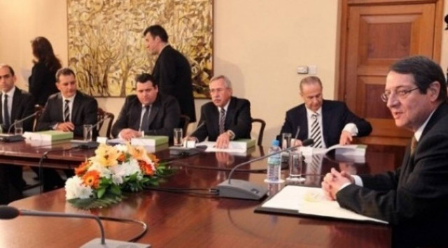 Με αποχή του ΔΗΚΟ εγκρίθηκε το νομοσχέδιο ιδιωτικοποιήσεων