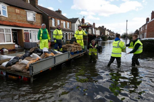 Κλιμάκια της ΕΜΑΚ στη Βρετανία με εντολή Σαμαρά