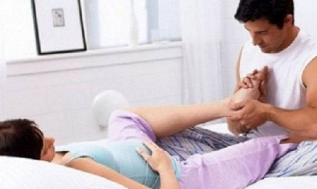 Είμαι έγκυος και τα πόδια μου έχουν πρηστεί-Τι να κάνω