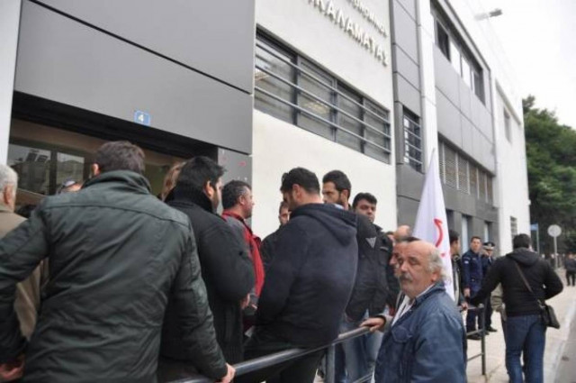 Αγρότες θα αποκλείσουν τη ΔΟΥ Καλαμάτας