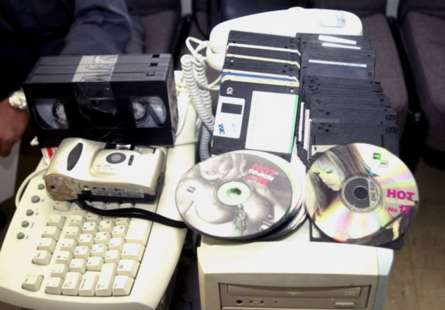 Σύλληψη 44χρονου για πορνογραφία ανηλίκων