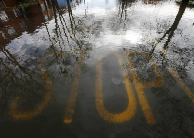 Βρετανία: Στο σκοτάδι 270.000 νοικοκυριά (pics)