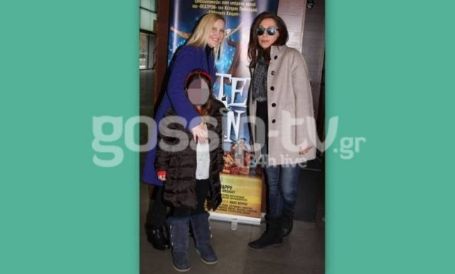 Δέσποινα Βανδή: Βόλτα με την φίλη της Κική Τσόλκα