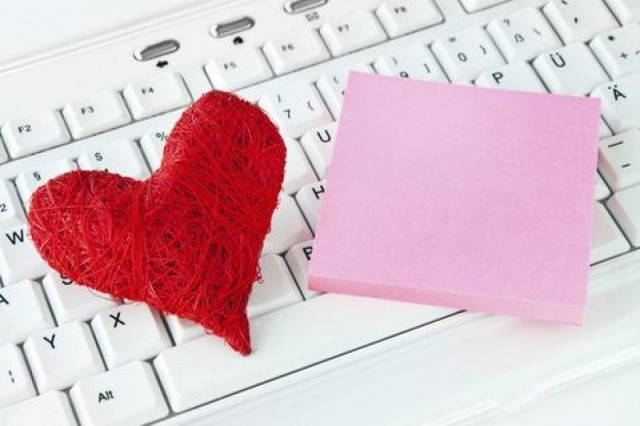 Ημέρα του Αγίου Βαλεντίνου: ΠΡΟΣΟΧΗ στους απατεώνες, λέει το FBI