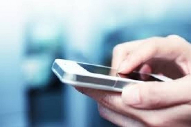 Έψαξε το κινητό του φίλου της και είδε βίντεο στο οποίο έκανε σεξ με..