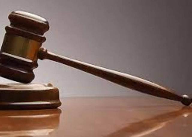 Έδειραν δήμαρχο και αθωώθηκαν