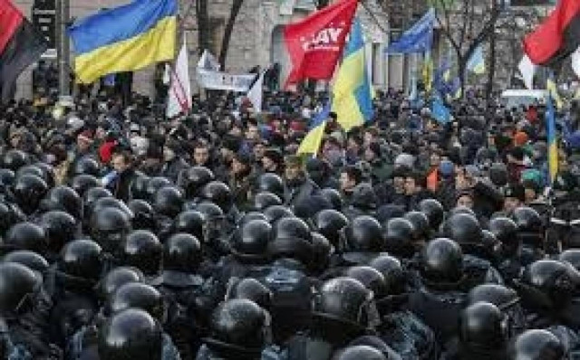 Ουκρανία: Εκατοντάδες διαδηλωτές αποφυλακίστηκαν
