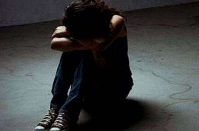 Δάσκαλος κατηγορείται για βιασμό 12 μαθητριών